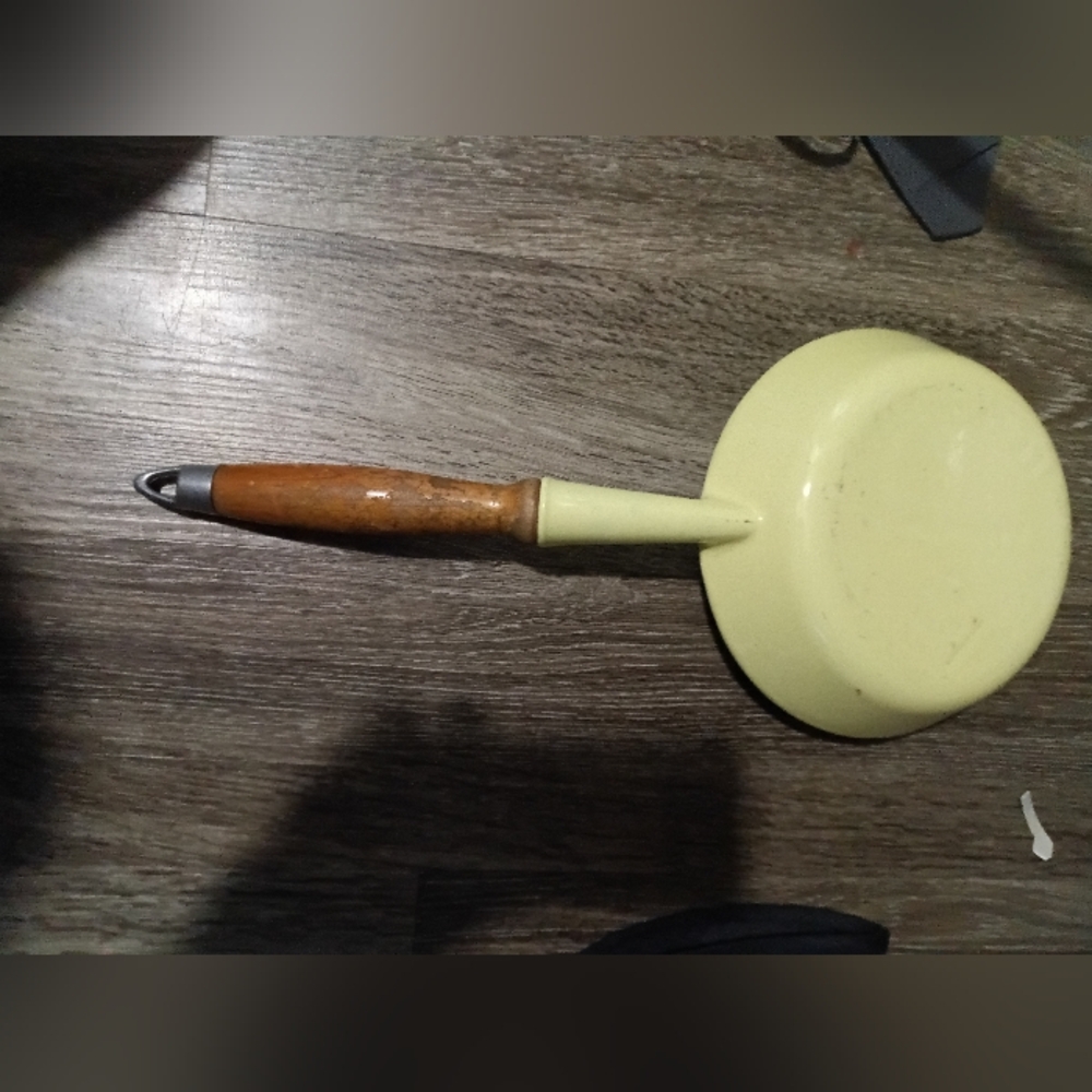 Vintage Le Creuset Yellow Enameled Cast Iron Pan 1960's-1970's - Picture 10 of 13